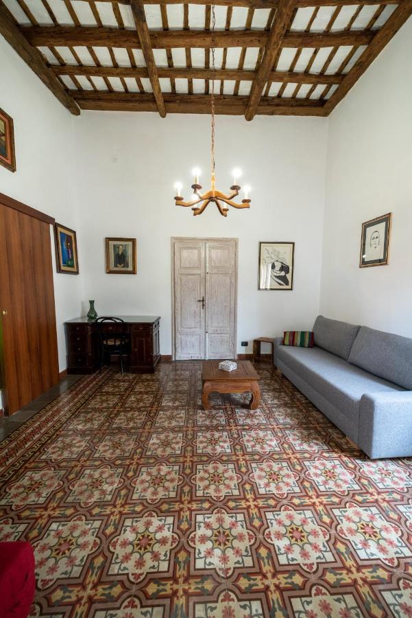 Residence Garibaldi Trapani Esterno foto